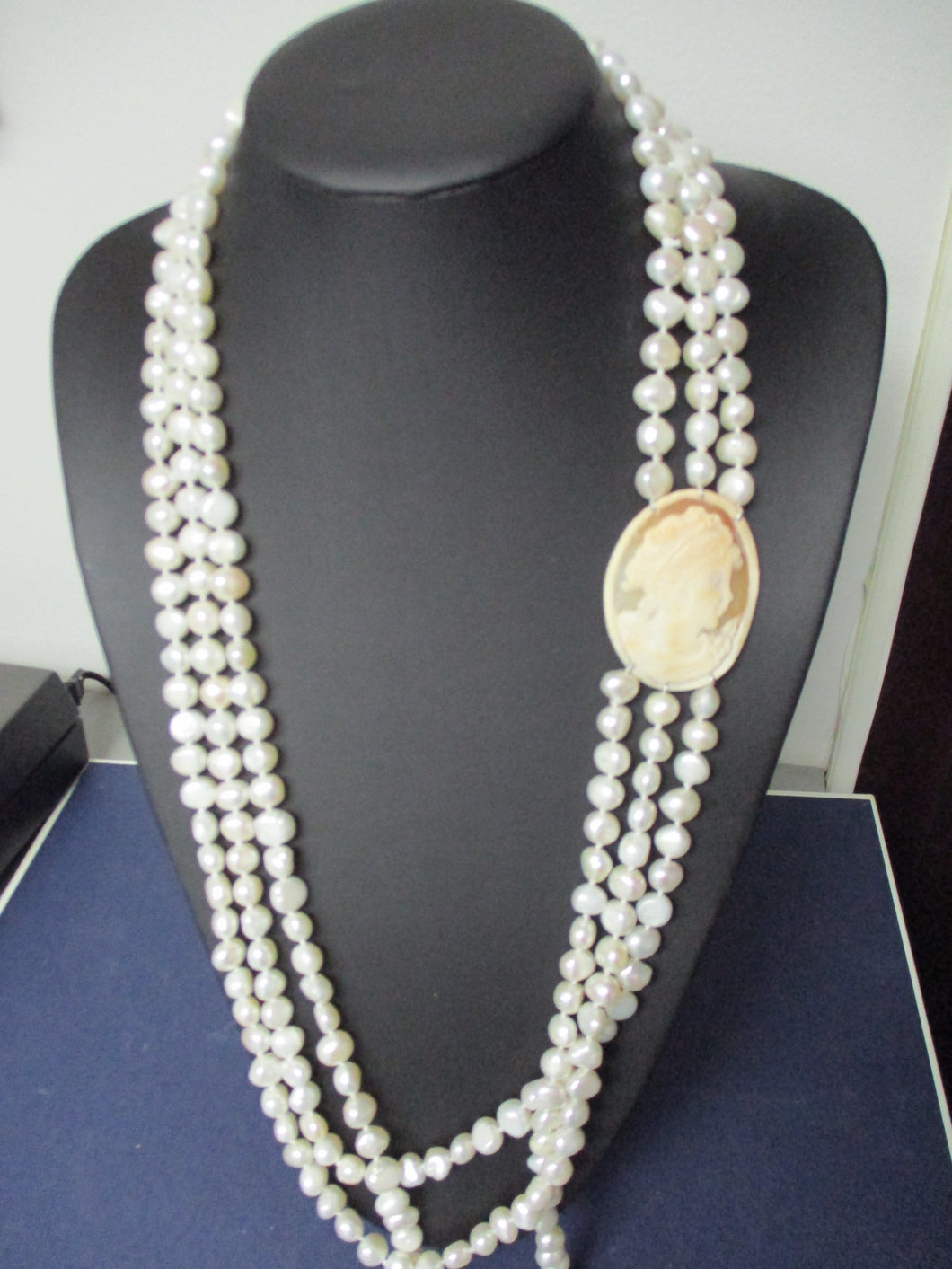 Triple Strand Pearl 