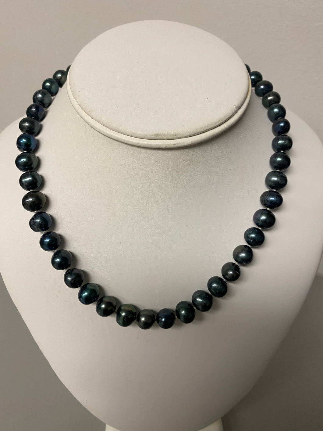 Natural Grey Pearl Classic Necklace