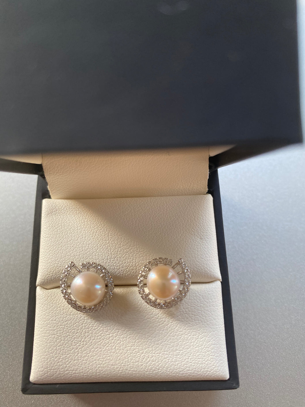 Sterling Pearl Conch 